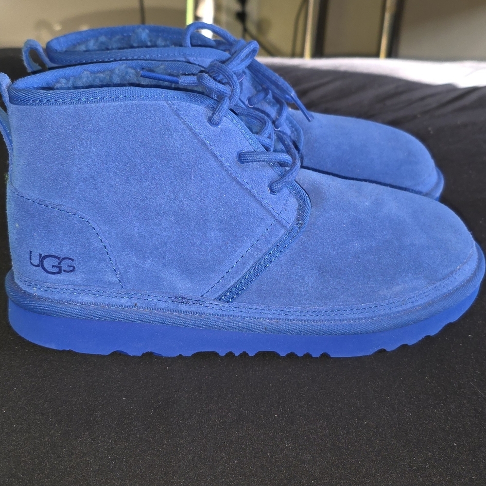 UGG - Picture 2 of 6